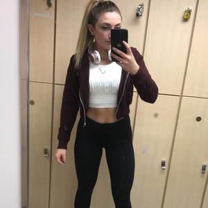 Meet your Posher, Julia